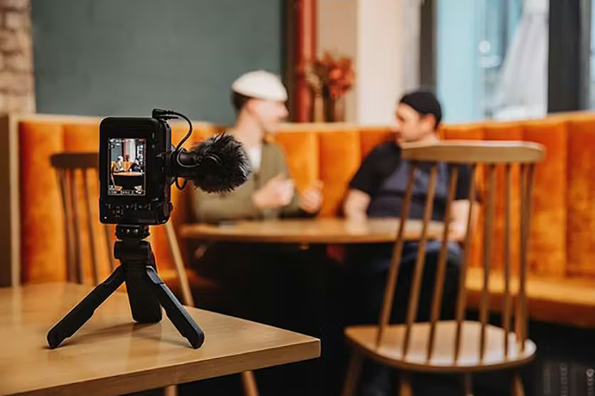 Canon EOS R50 V Mirrorless Camera Creator Kit with RF-S 14-30 mm f/4-6.3 IS STM PZ Lens