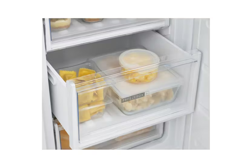 Whirlpool Freestanding Fridge Freezer | W5821EWUK