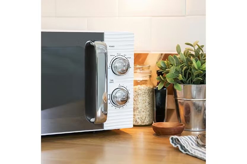 Russell Hobbs Inspire 17L 700W Freestanding Microwave | White