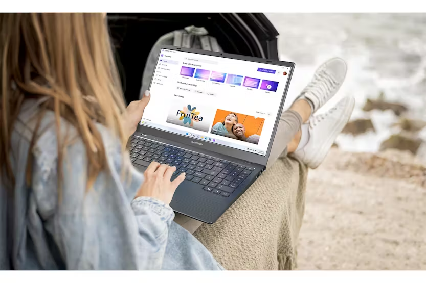 THOMSON NB 15.6" Core i7 | 8GB | 512GB | Brush Grey